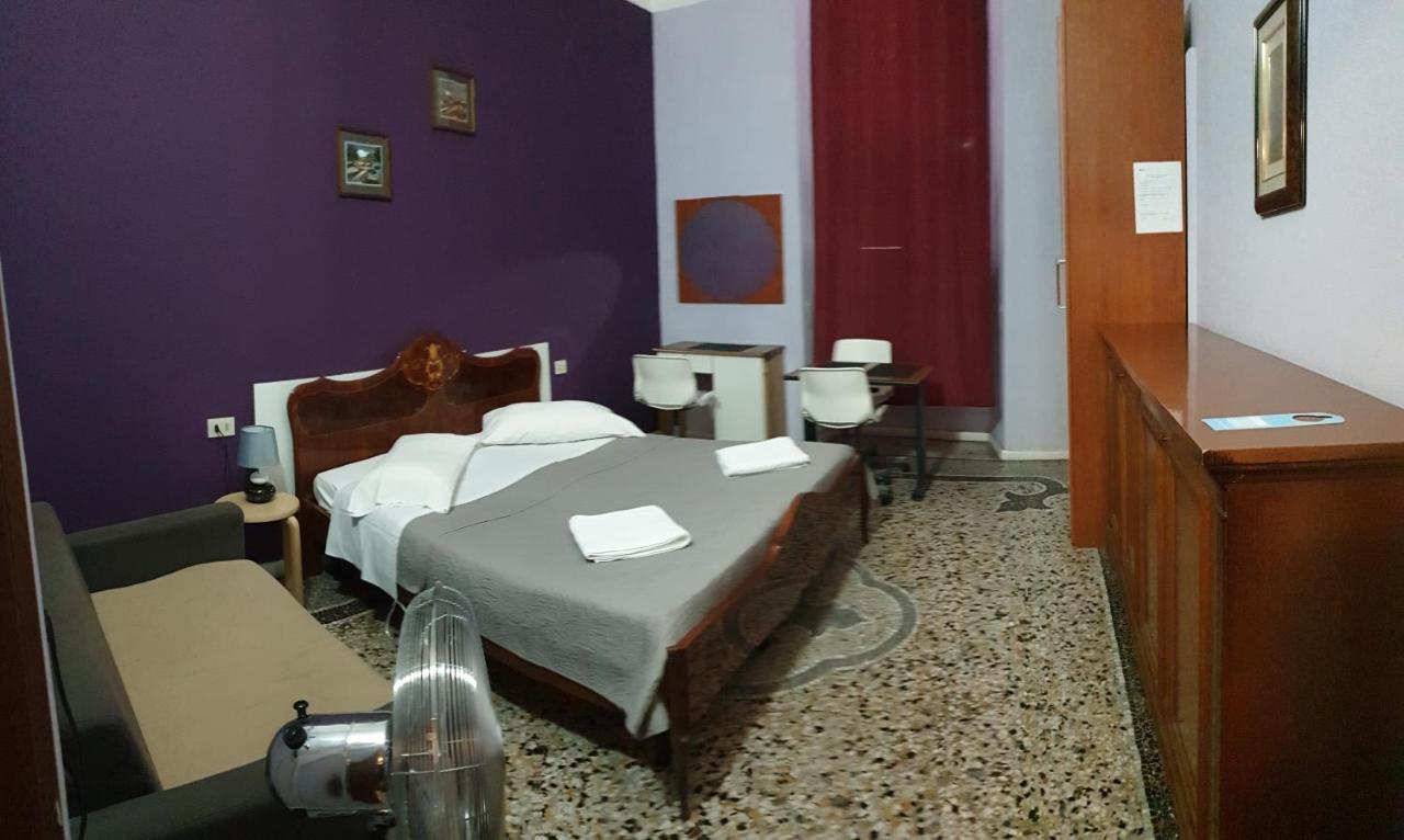 Guesthouse Ava Roma ภายนอก รูปภาพ